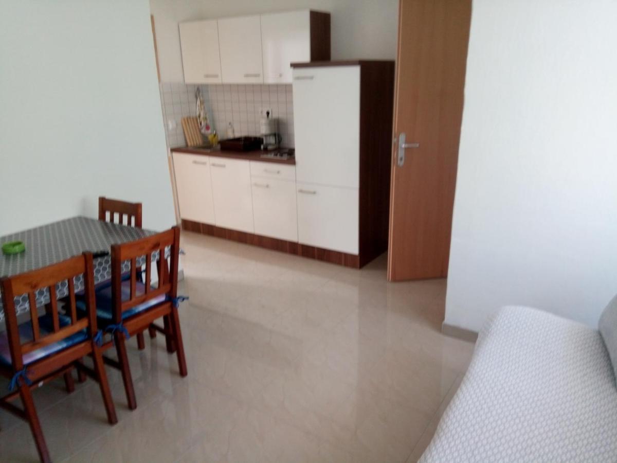 פודסטראנה Villa Dolenec מראה חיצוני תמונה