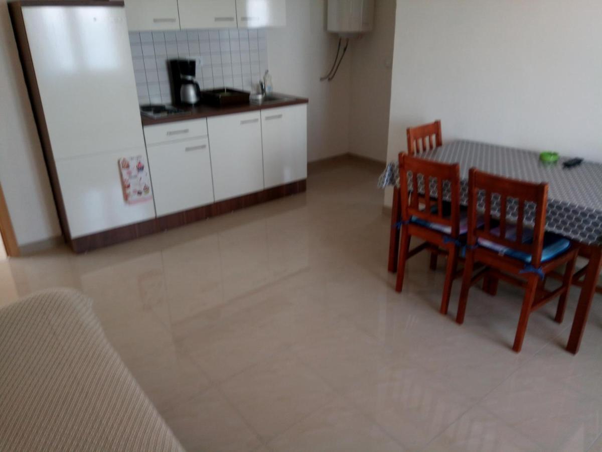 פודסטראנה Villa Dolenec מראה חיצוני תמונה