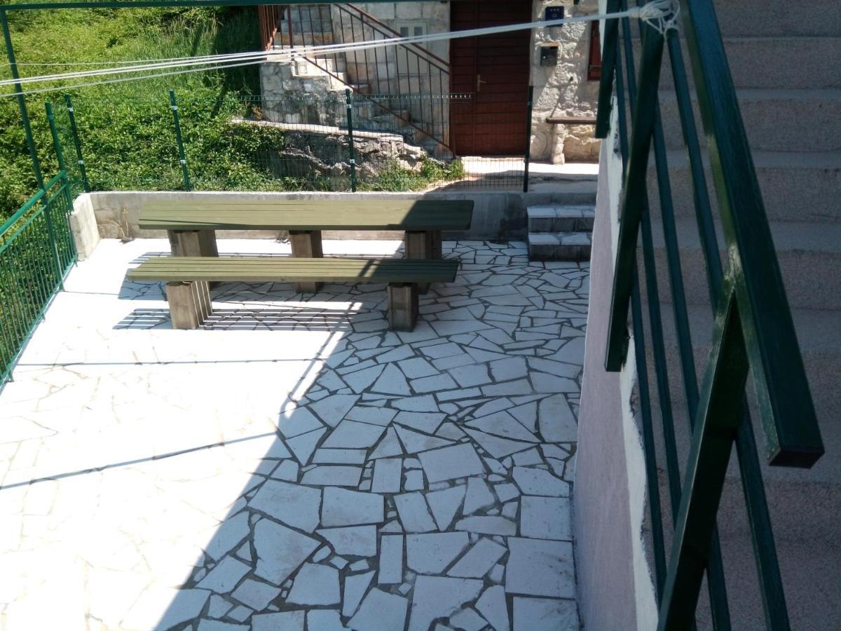 פודסטראנה Villa Dolenec מראה חיצוני תמונה
